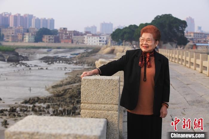 芳草山庄|送别台湾百岁女诗人龚书绵：乡亲慰乡愁