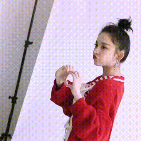 搭配|今秋流行的这“4款”裤子也太时髦了, 显高显瘦, 难怪明星也在穿