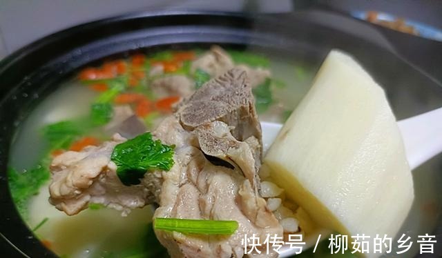 市场遇见这菜别手软,趁猪肉便宜,多炖给家人吃,暖暖和和过冷天!