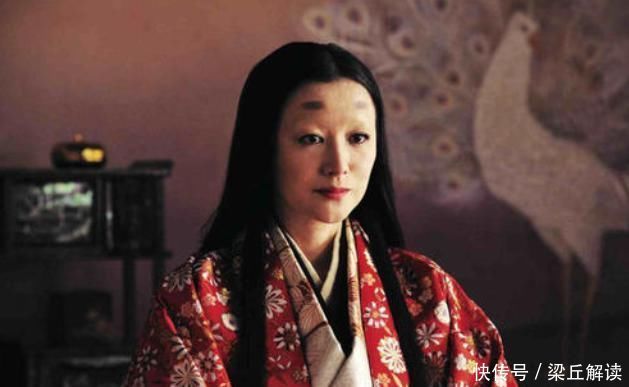 牙齿染黑,眉毛剃掉,脸涂得煞白,为何古代日本女子流行扮丑妆容