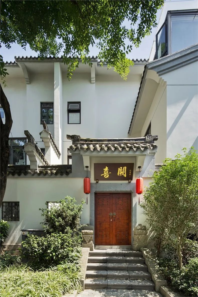 优雅|400㎡现代别墅,现代优雅、简约安静,住此豪宅、令人羡慕