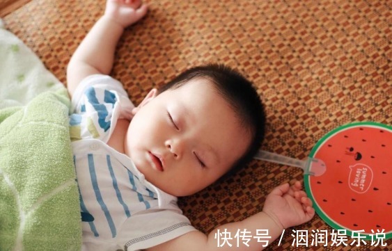 睡眠质量|儿科医生提醒宝宝这么睡，小心越长越丑，家长不纠正，日后孩子