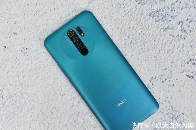 性价比|超长续航手机推荐:这2款是目前性价比最高的“长辈机”选择