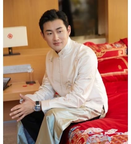 《快本》4位男星現(xiàn)場量腿長，吳磊熊梓淇沒啥，丁程鑫比例讓我愛了