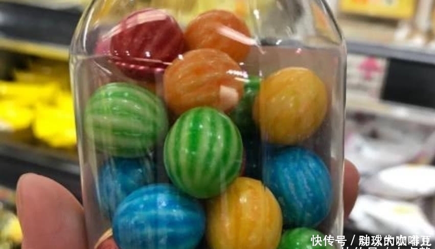 绿舌头|小卖部已经“消失”的零食,吃过3种以上的,估计都快奔三了吧