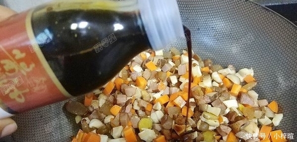 腌制|腌制腊肉时,只放盐就错了!多放一点它,腊肉不长霉,放一年不坏
