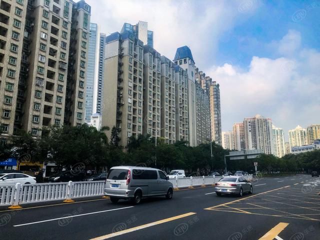 红岭中学|深圳这个片区二手报价下调幅度最大！但成交却最旺？