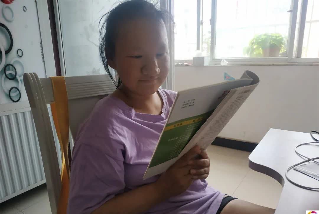 疤痕|女孩患怪病面部丑陋,被人当作女巫,她不低头,想用实力证明自己