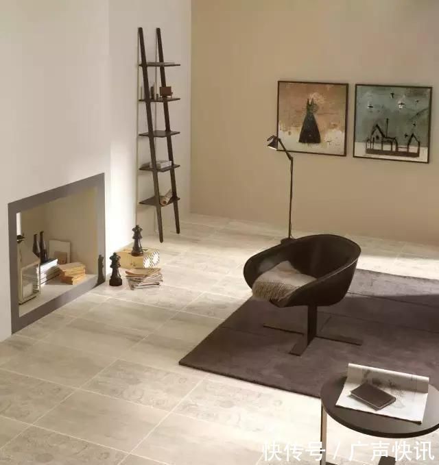 木地板|客厅地面这么铺,比木地板好看100倍,难怪有钱人都学着做