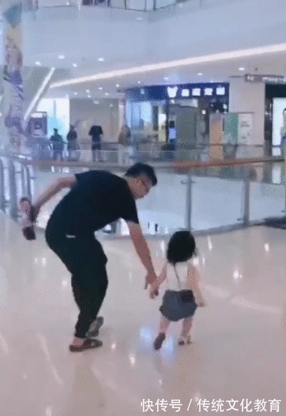 父母|当孩子发脾气时,不用打不用骂,做好三点才是正确的教育方法