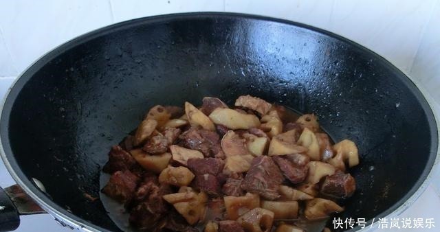 入味|炖牛肉要软烂入味，可别只焯水，这“2料”不可少，不塞牙还特香