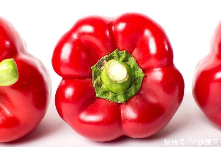 认知能力|哈佛大学20年研究证实：多吃含类黄酮的食物，或能远离老年痴呆