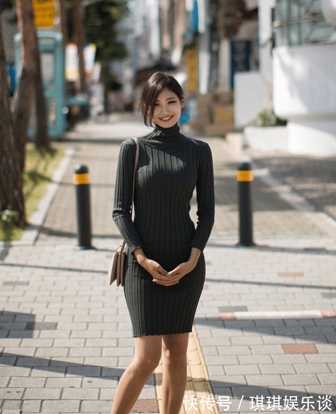 迷人 针织包臀裙展示凹凸迷人身姿，散发迷人成熟气质！