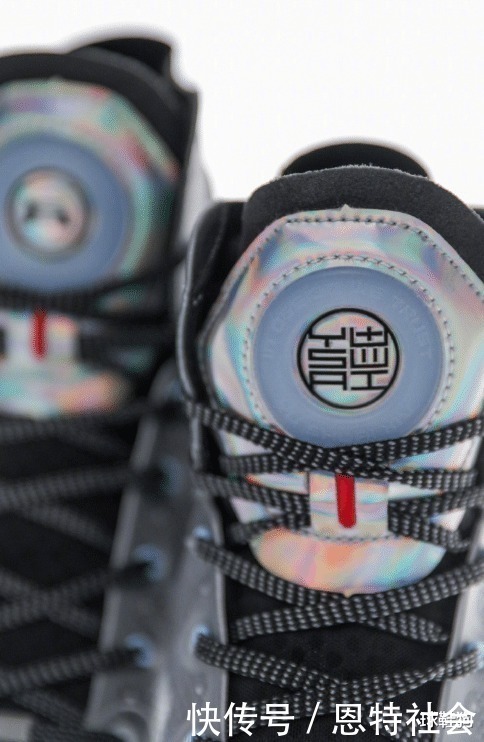 配色 驭帅14再曝新配色,换上耐克的大勾子,不得卖2000元