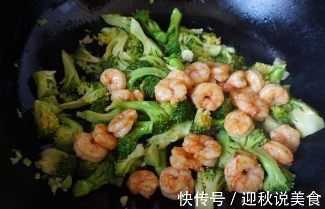 炒虾仁时，记得加上这一步，虾仁又嫩又滑，而且没有腥味