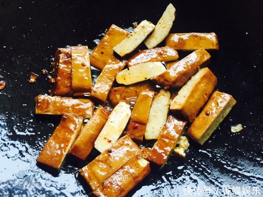 豆干炒肉,简单家常菜,随手一做10分钟吃饭,干香下饭