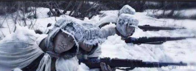 脱帽致敬|125志愿军战士被冻成冰雕,宁愿冻死,也不撤退,美军脱帽致敬