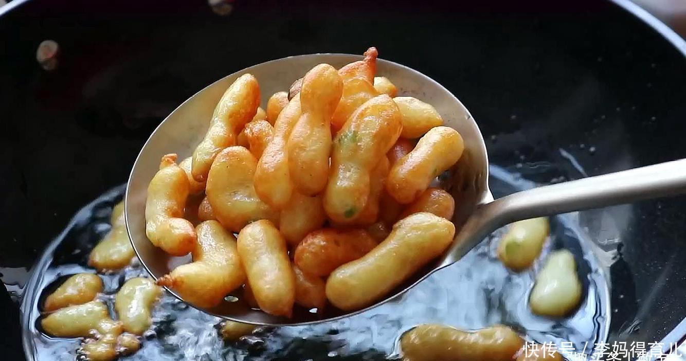 土豆这样做实在太好吃了,饭店都吃不到,外酥里糯,葱香浓郁
