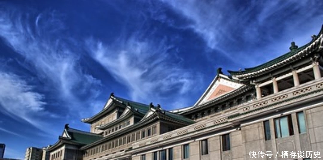 在朝鲜,最出名的大剧院什么样子?4万多平米可容纳数千观众