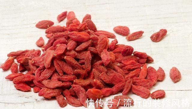 保温杯|常用枸杞泡水效果佳,需避开以下4大“禁忌”,早知早受益