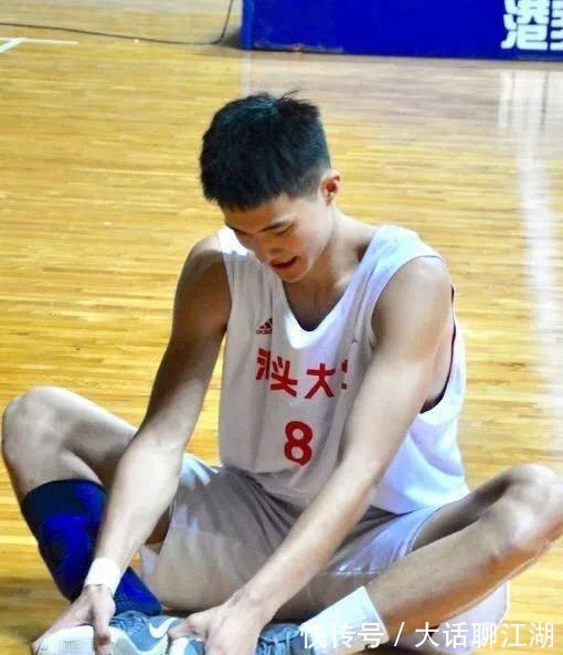 汕头大学|姚明师弟扣坏篮筐!长相酷似杨洋,球风飘逸神似杜兰特!