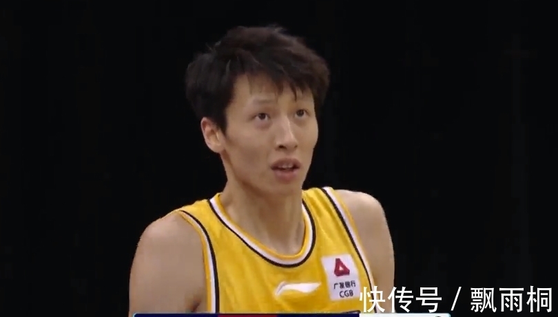 杨鸣|4分钟轰出15-3,差8分换3阵,教练提前握手,CBA联赛你看懂了吗?