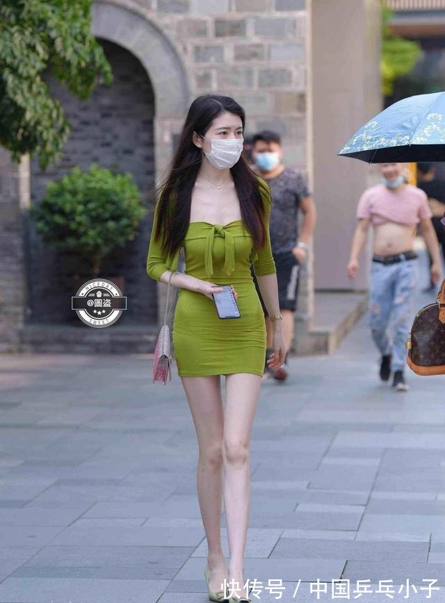 低腰 终于可以把心爱连衣裙穿出街了，总能为造型加分，显白美丽