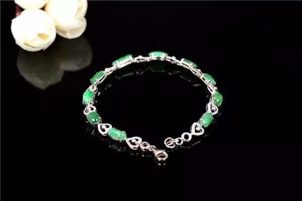 翡翠A、B、C货的含义、特征与鉴别