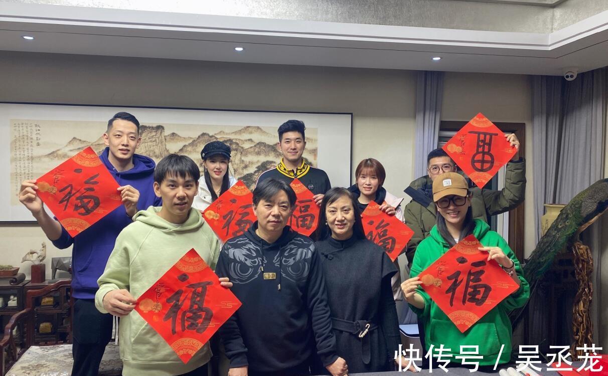 沈梓捷|热闹!张常宁一家13人过大年,高富帅丈夫秀恩爱,沈梓捷隔空互动