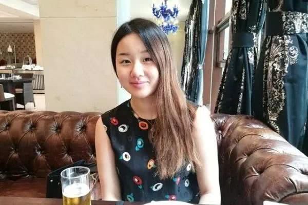 曝光 孟非隐瞒26年的妻子曝光，原来这么年轻漂亮，鲁豫一见直呼太美了