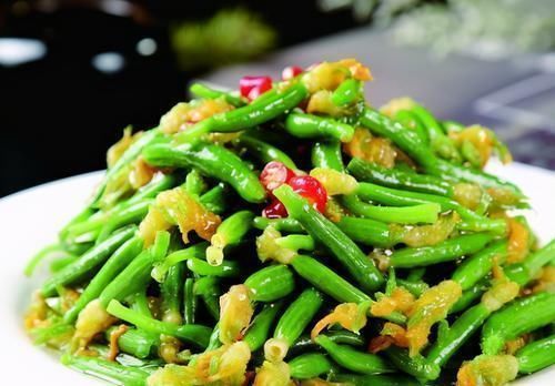 美食|女人别太节省，3种“美食”经常吃，排毒养颜，看着比同龄人年轻