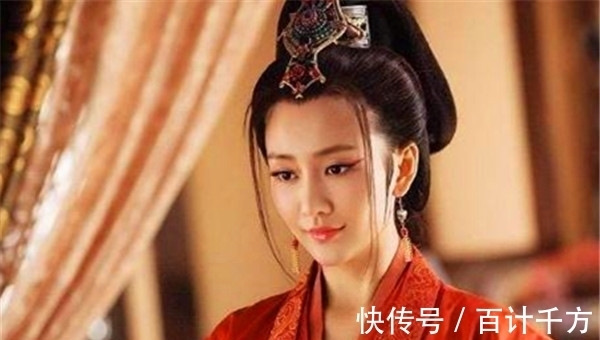 书生@才女出上联“朝朝暮暮,进进出出”,穷书生对出下联让才女红了脸