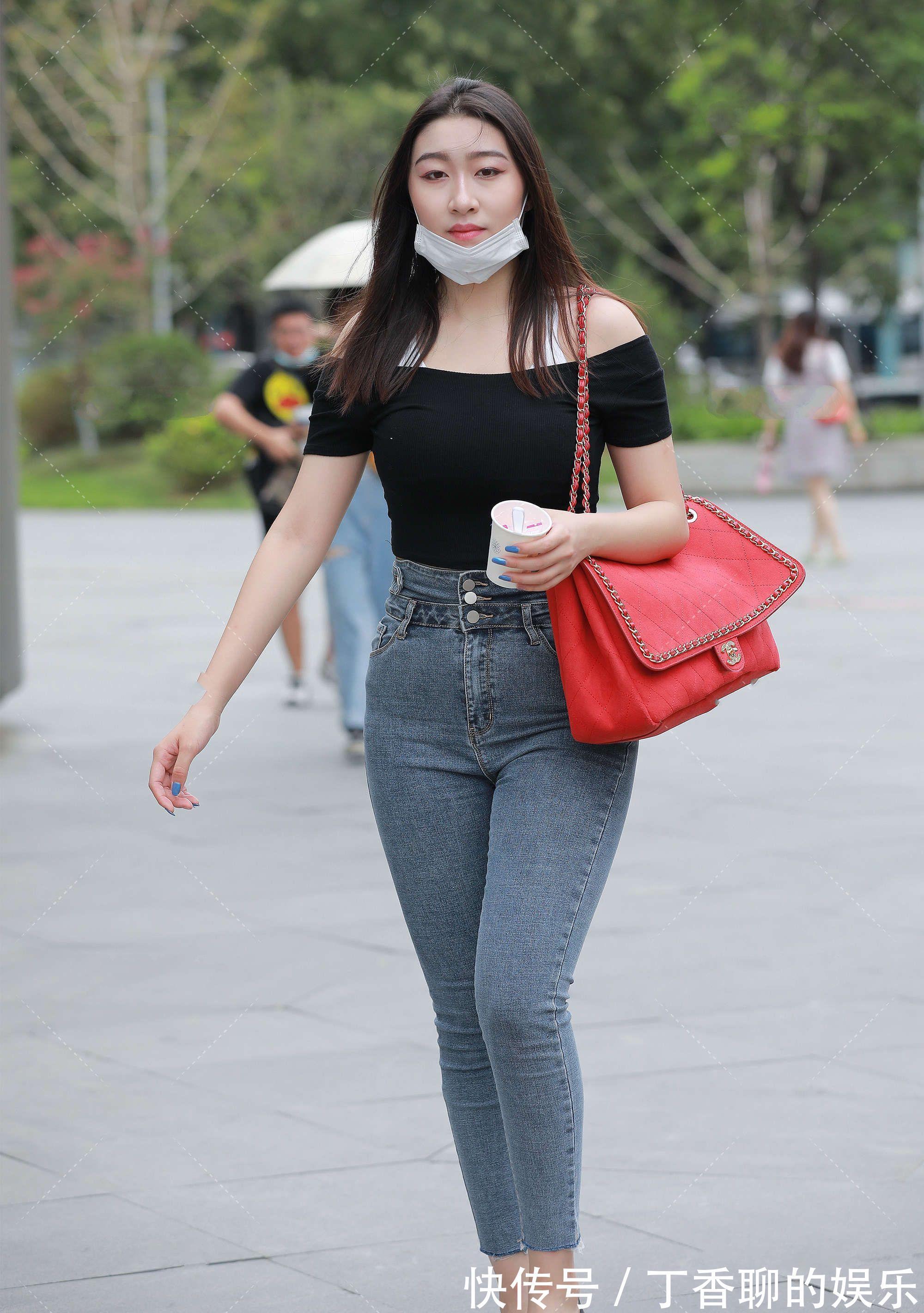 包边|黑色一字肩上身效果很有女人味，高腰的裤子很显腿长