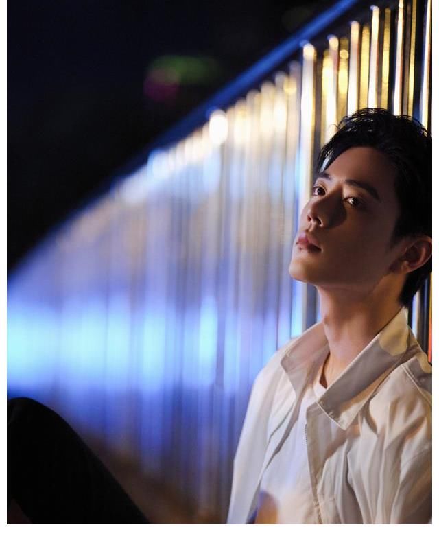 燃烧吧少年|肖战迎“重要时刻”!告别伤痛走上事业巅峰,打拼五年终成王者!