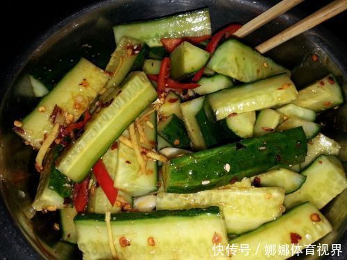 奶奶|腌黄瓜,奶奶说调味料中加点“它”,黄瓜脆爽入味