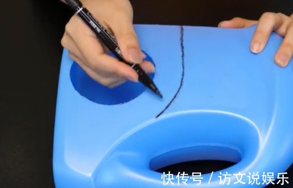 妙招|用完的洗衣液瓶不要扔，中间割2个圆还能这样用，超市要卖一百多