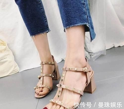 女夏 今年最流行穿这样的高跟鞋,比穿休闲鞋时髦