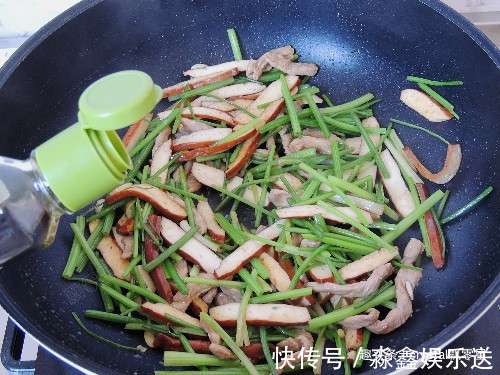 不粘锅|肉丝这样炒，软嫩爽滑超入味，不老不柴不粘锅，窍门教给你