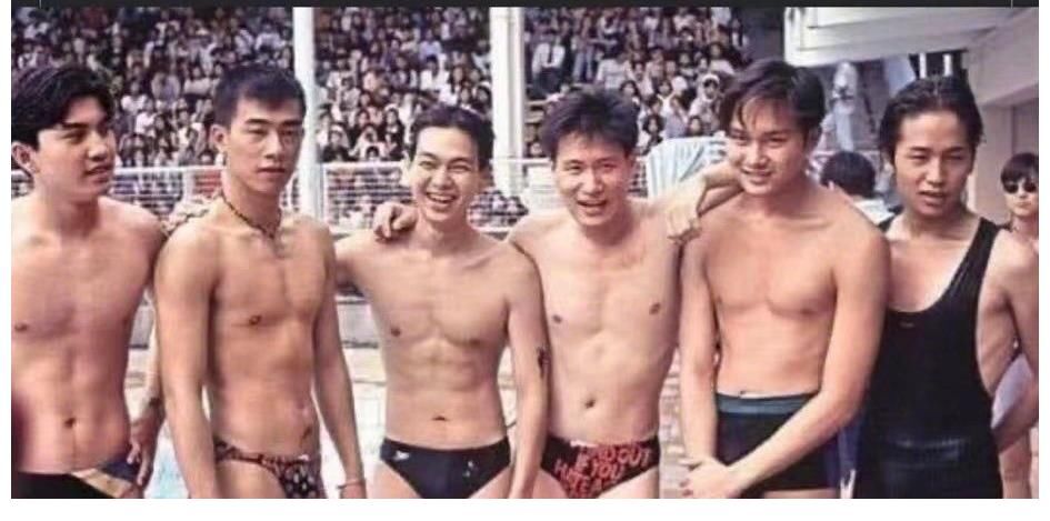 泳装|应采儿晒陈小春张智霖张学友的泳装照，评论区网友的回复笑翻众人