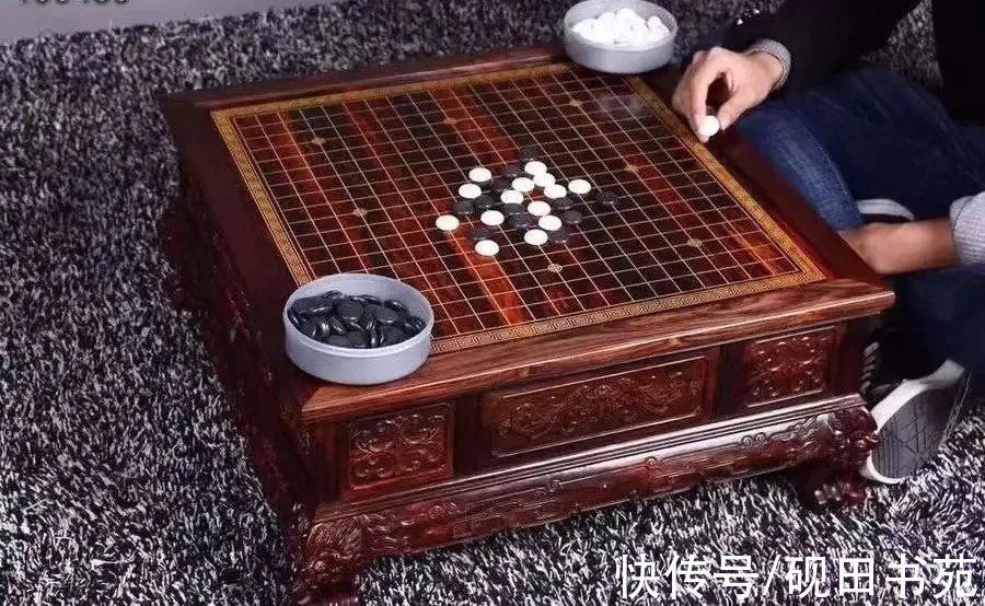 老挝&马未都：花3000万买个棋盘，最贵的不是棋子，而是上面的画