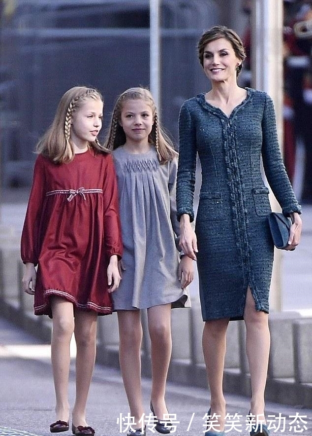 西班牙|46岁西班牙王后美得惊艳!蕾丝裙少女减龄,复古卷发美到骨子里