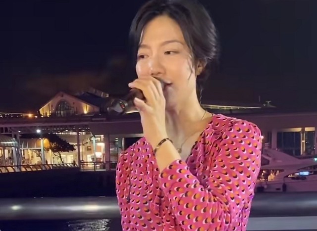 《星光大道》最慘冠軍,曾是春晚壓軸歌手,剛紅1年淪落街頭賣唱