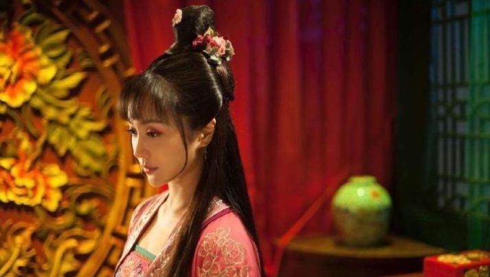 书生|才女出上联“天字出头为我夫”,书生下联抱得美人归