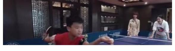 伊藤发球|人小鬼大！王楠儿子模仿伊藤发球，表情姿势神同步