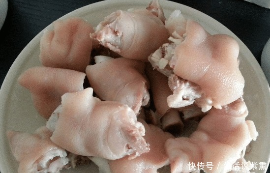 腥味|炖猪蹄时不要只焯水,多加一个步骤,炖好的猪蹄香气扑鼻,无腥味