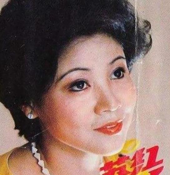 丧夫 出身军人家庭,打败毛阿敏韦唯,三登春晚成名,却遭遇丧夫之痛