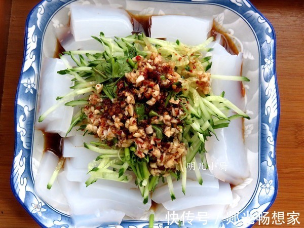 教你简单家庭自制凉粉,味道超好吃,掌握这个诀窍就能一次成功!