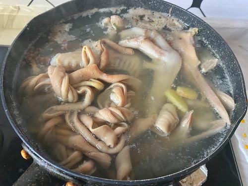  追剧小零食这样做，麻辣鲜香，超过瘾，省钱又美味，好吃到吮手指