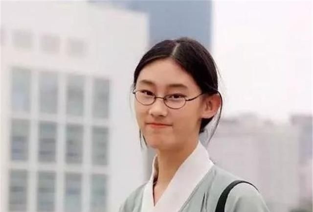 武亦姝|清华才女武亦姝家教曝光,所谓的“放养式教育”,不过是骗骗自己