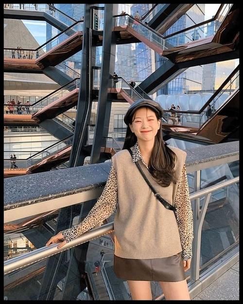 又到了穿马甲的季节，学会这几个搭配思路，时髦百搭显气质